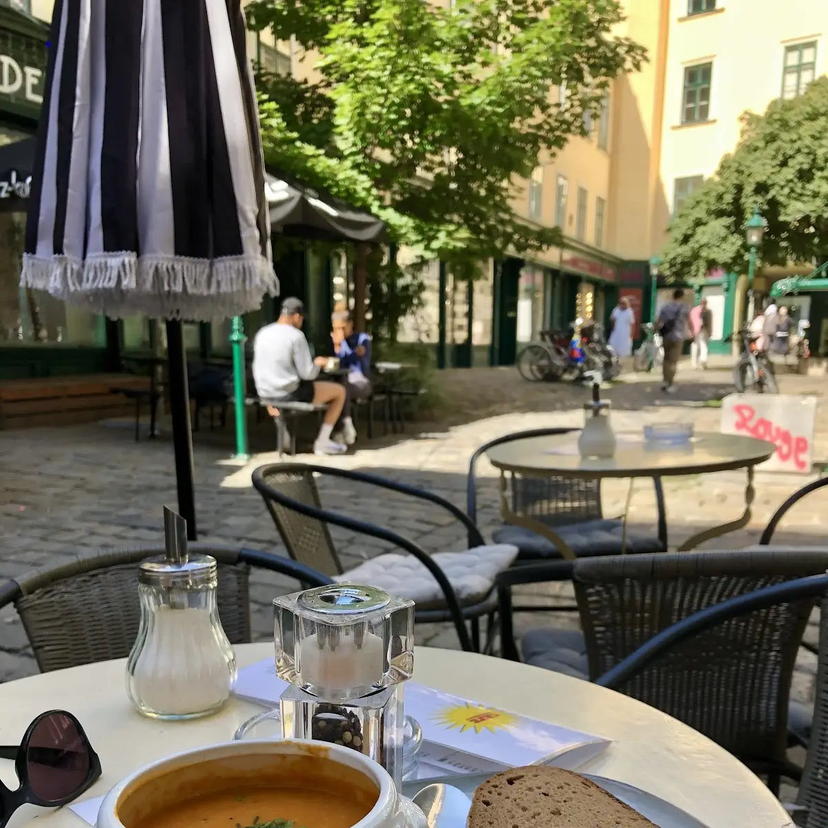 Essen und Trinken photo 1