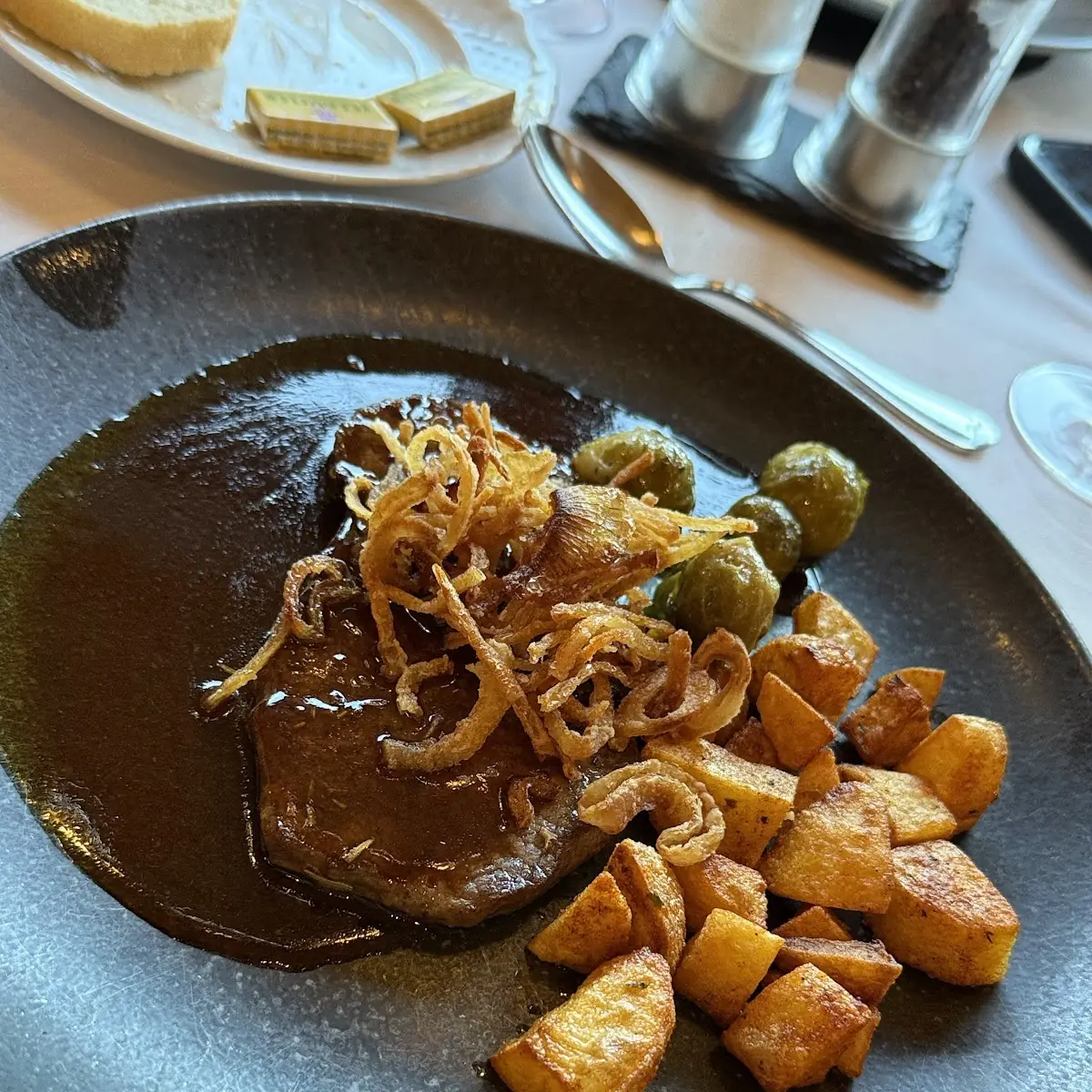 Essen und Trinken, See Hotel Restaurant