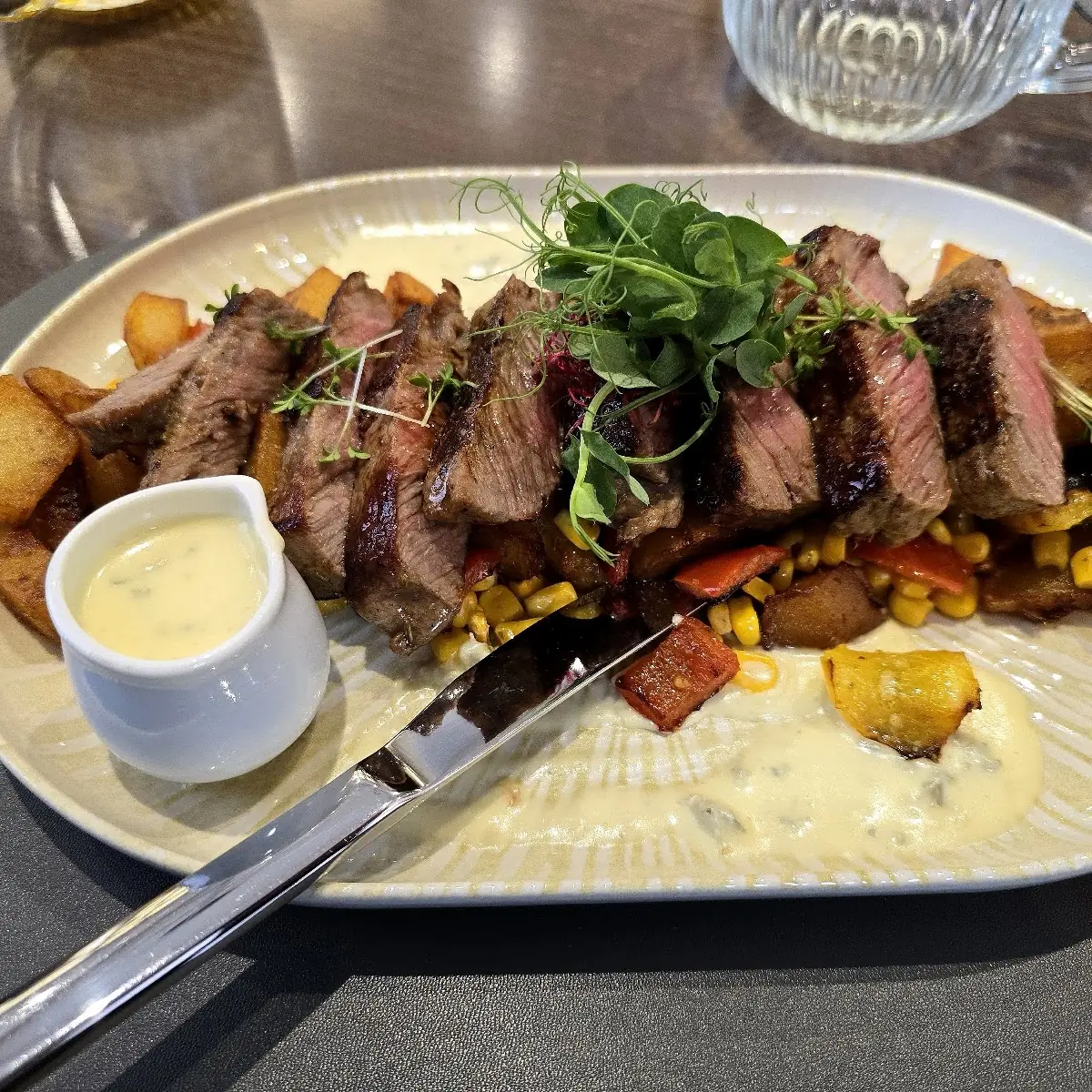 Essen und Trinken, Panorama Caffe Brasserie