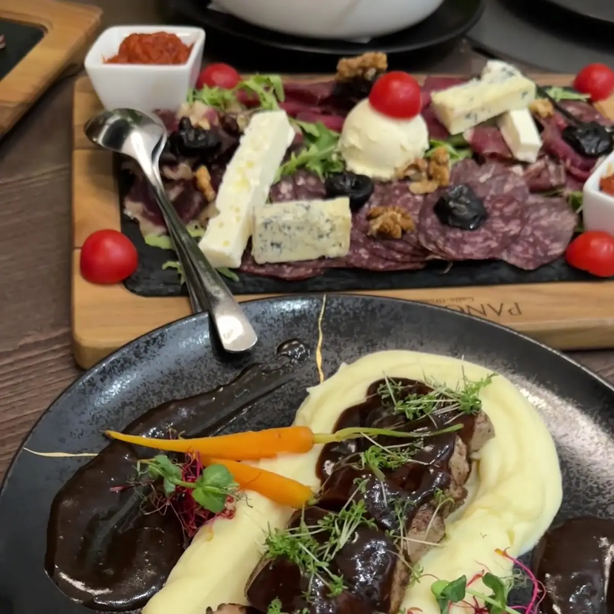 Essen und Trinken, Panorama Caffe Brasserie