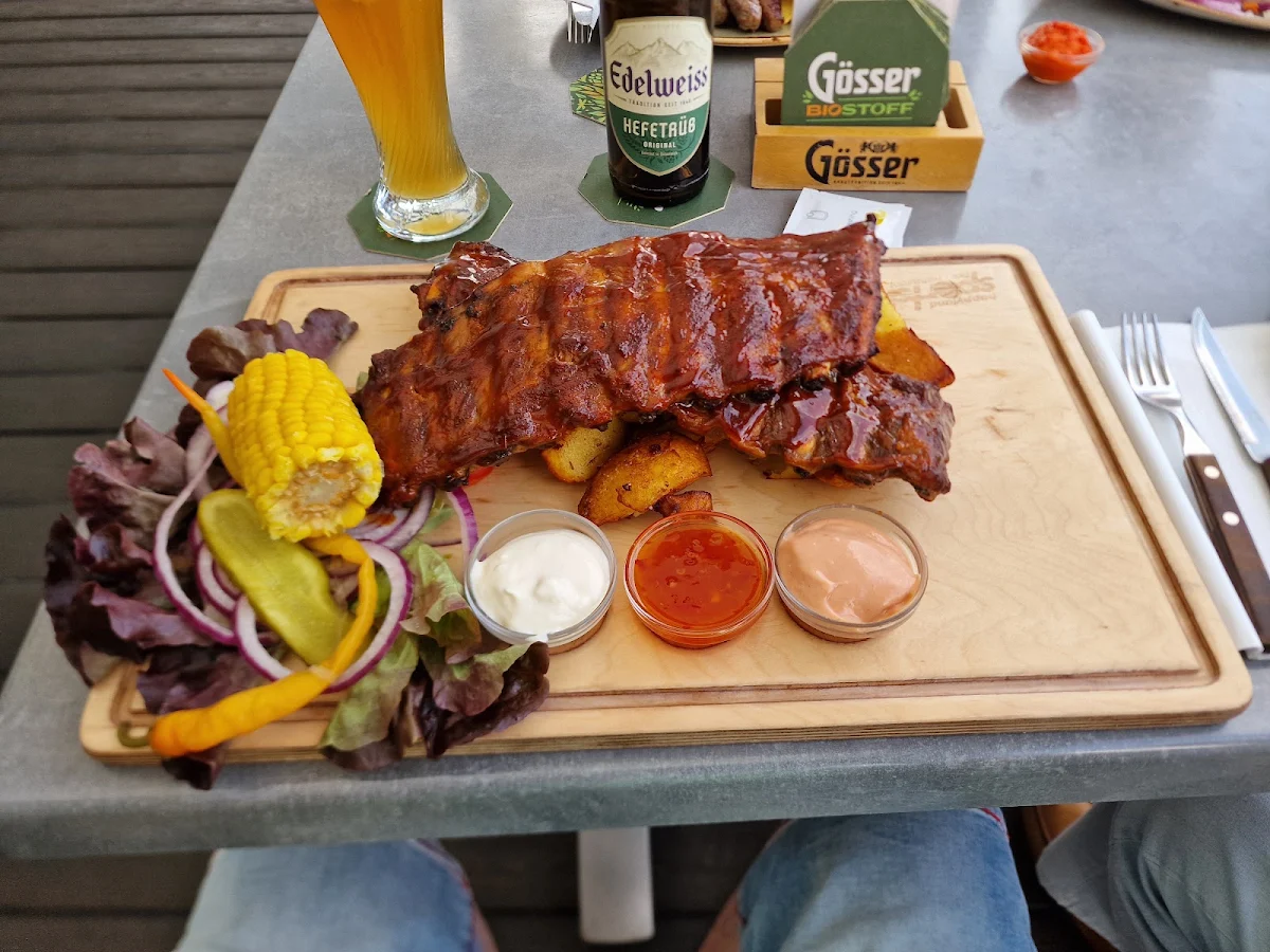 Essen und Trinken, Sportsbar-Happyland