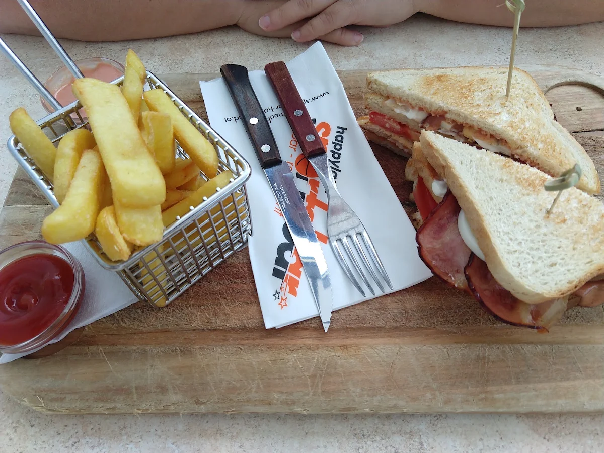 Essen und Trinken, Sportsbar-Happyland