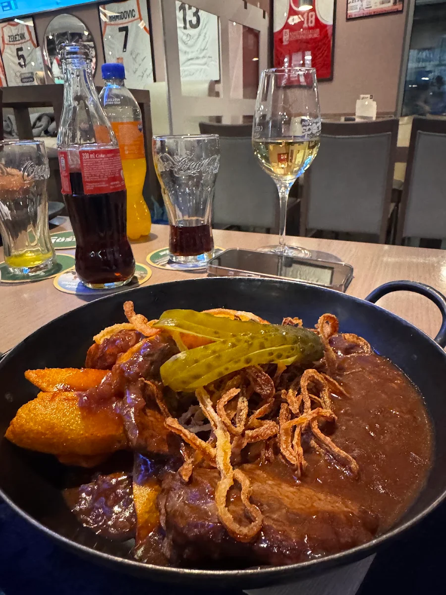 Essen und Trinken, Sportsbar-Happyland