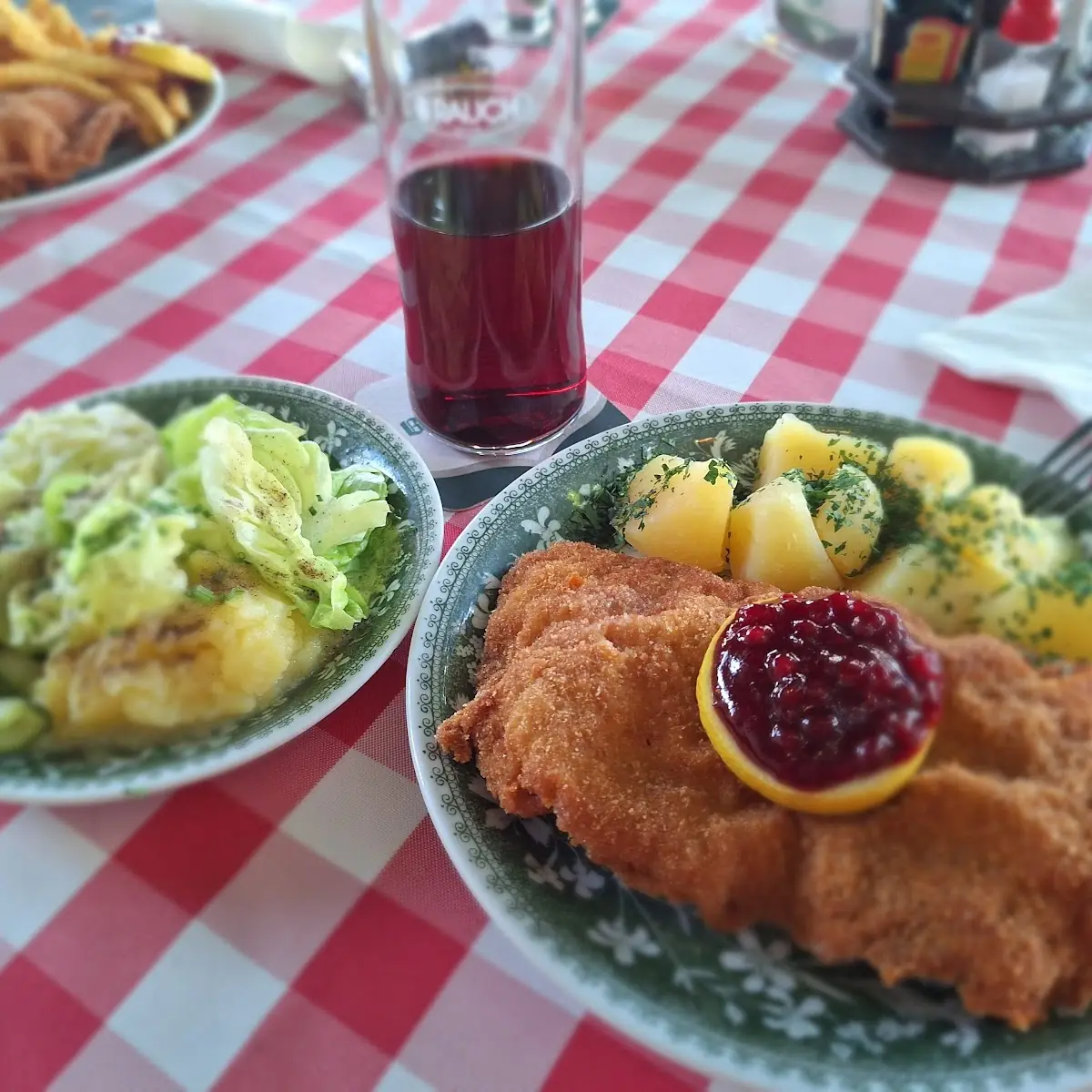 Essen und Trinken photo 1