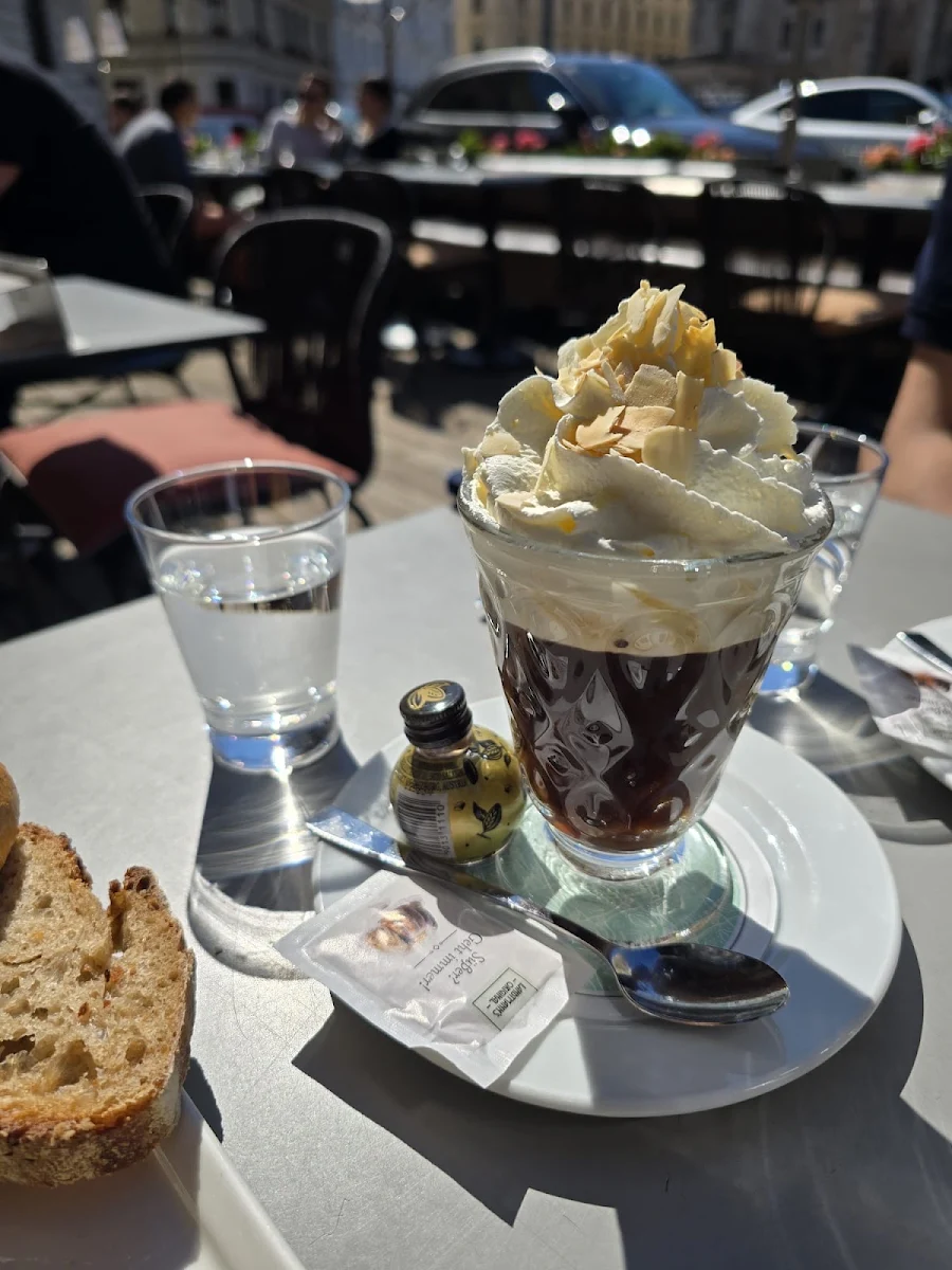 Essen und Trinken photo 2