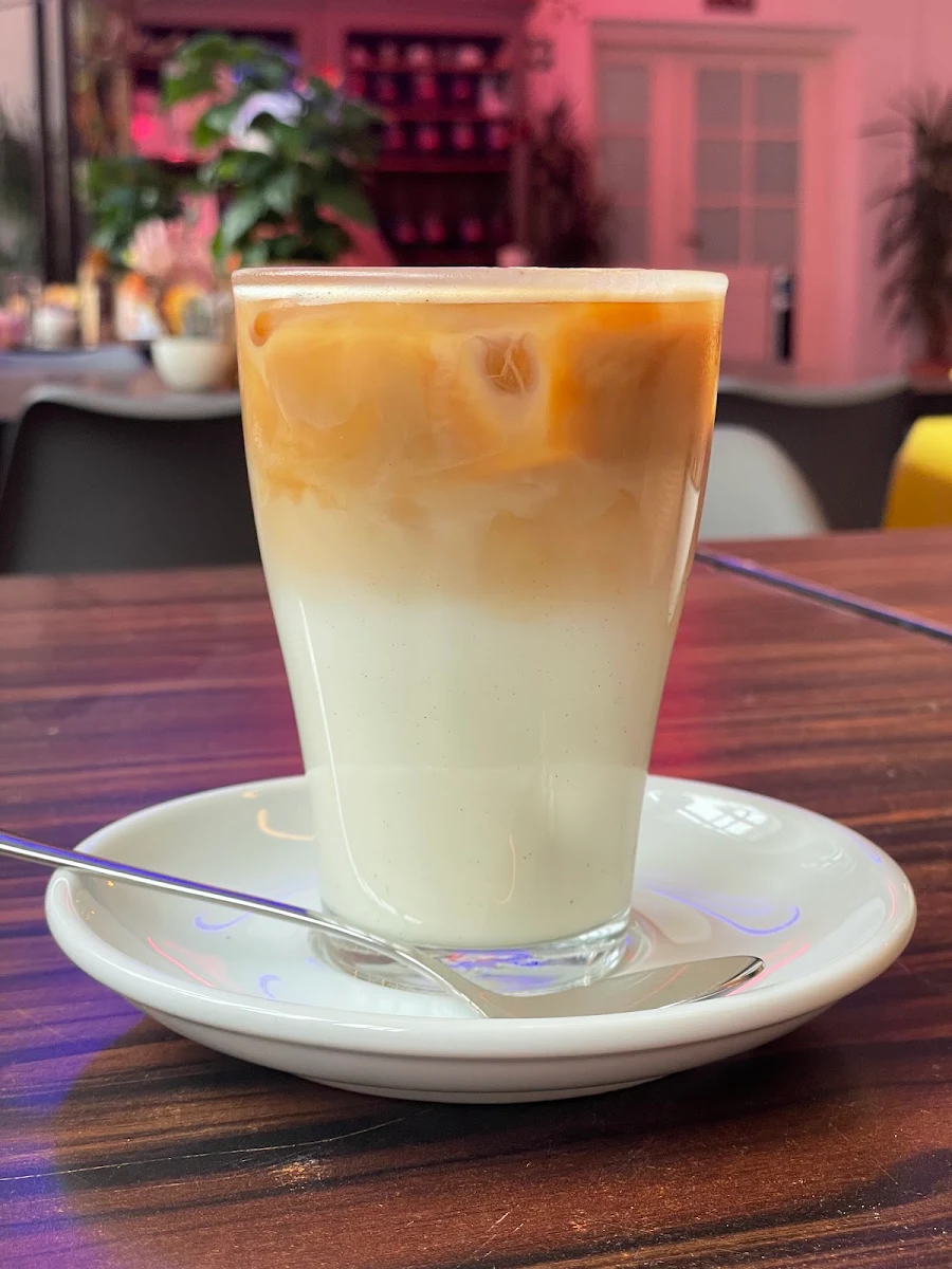 Essen und Trinken, Deluke Coffee