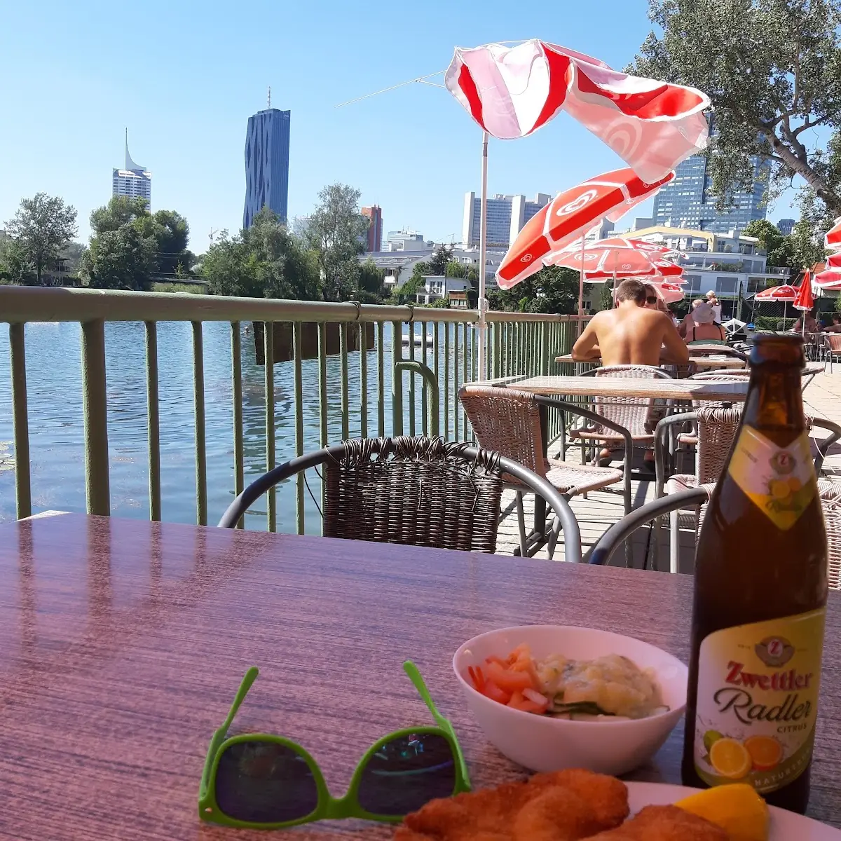 Essen und Trinken photo 1