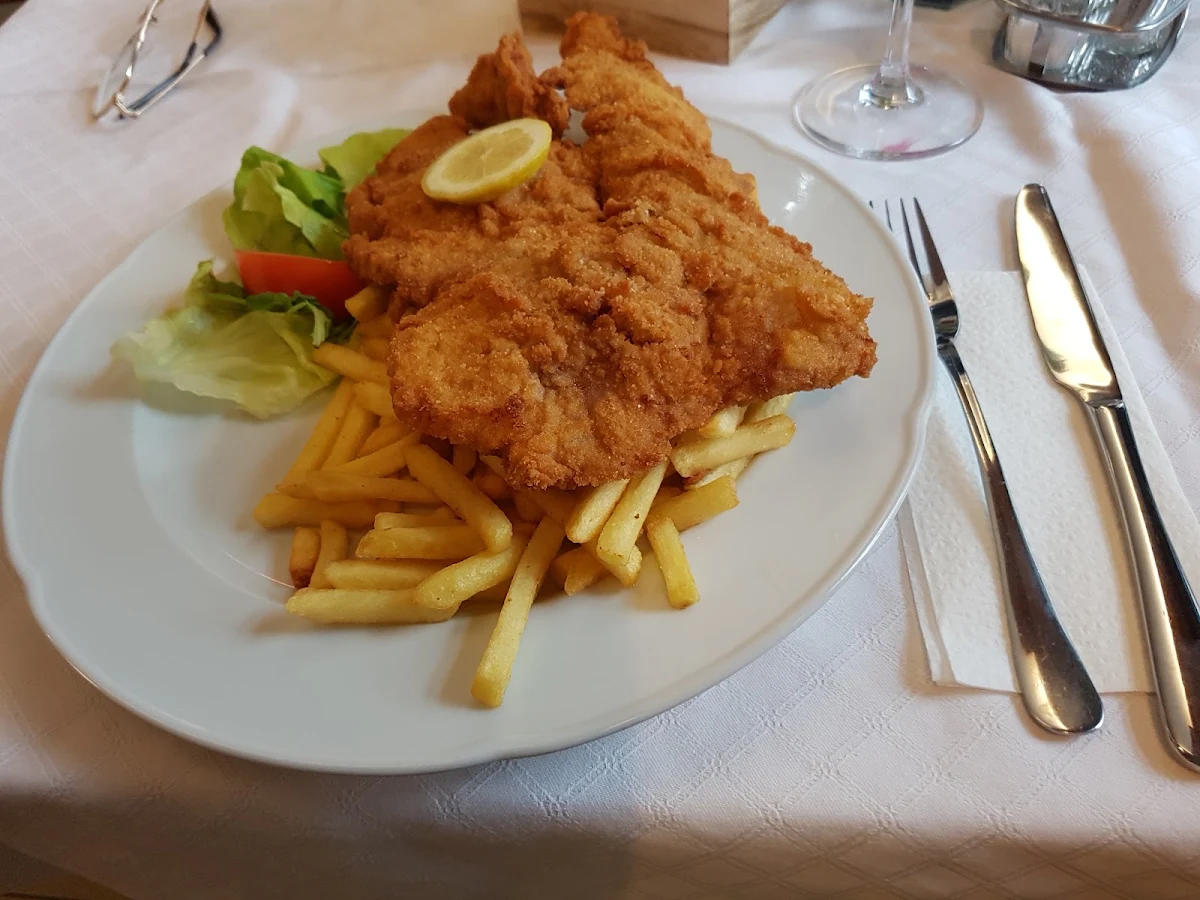 Essen und Trinken, Gasthaus, Hotel und Fleischerei Hirsch GmbH