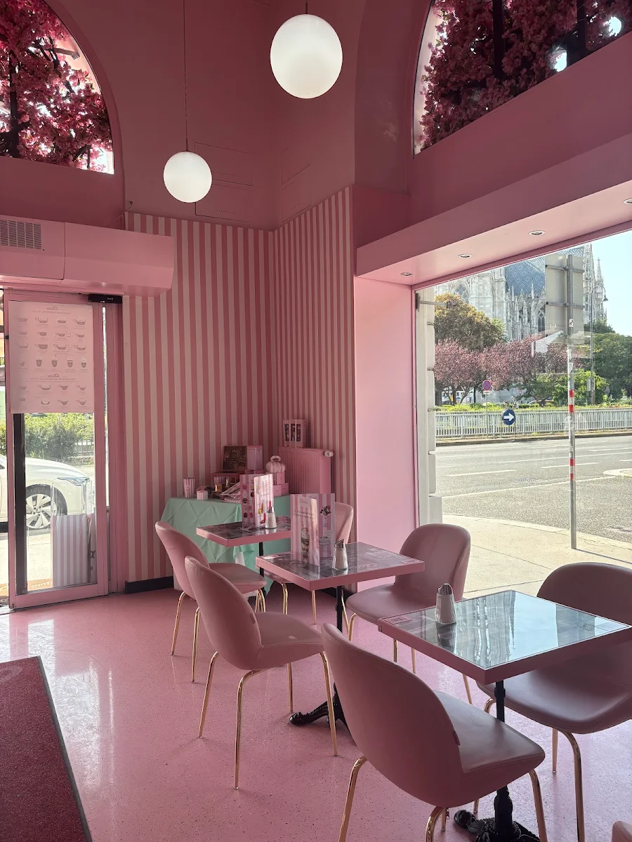 AIDA - Café-Konditorei Titelbild