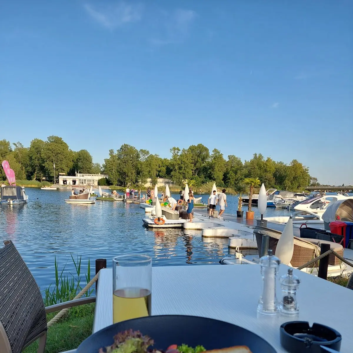 Essen und Trinken photo 2