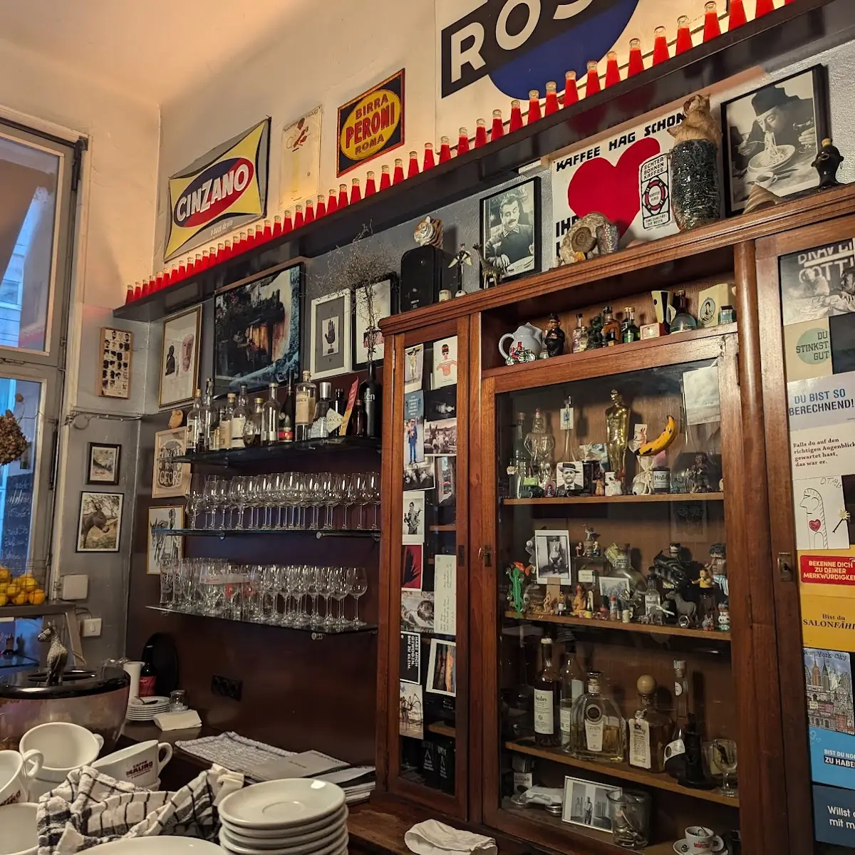 Café-Restaurant Hold Titelbild