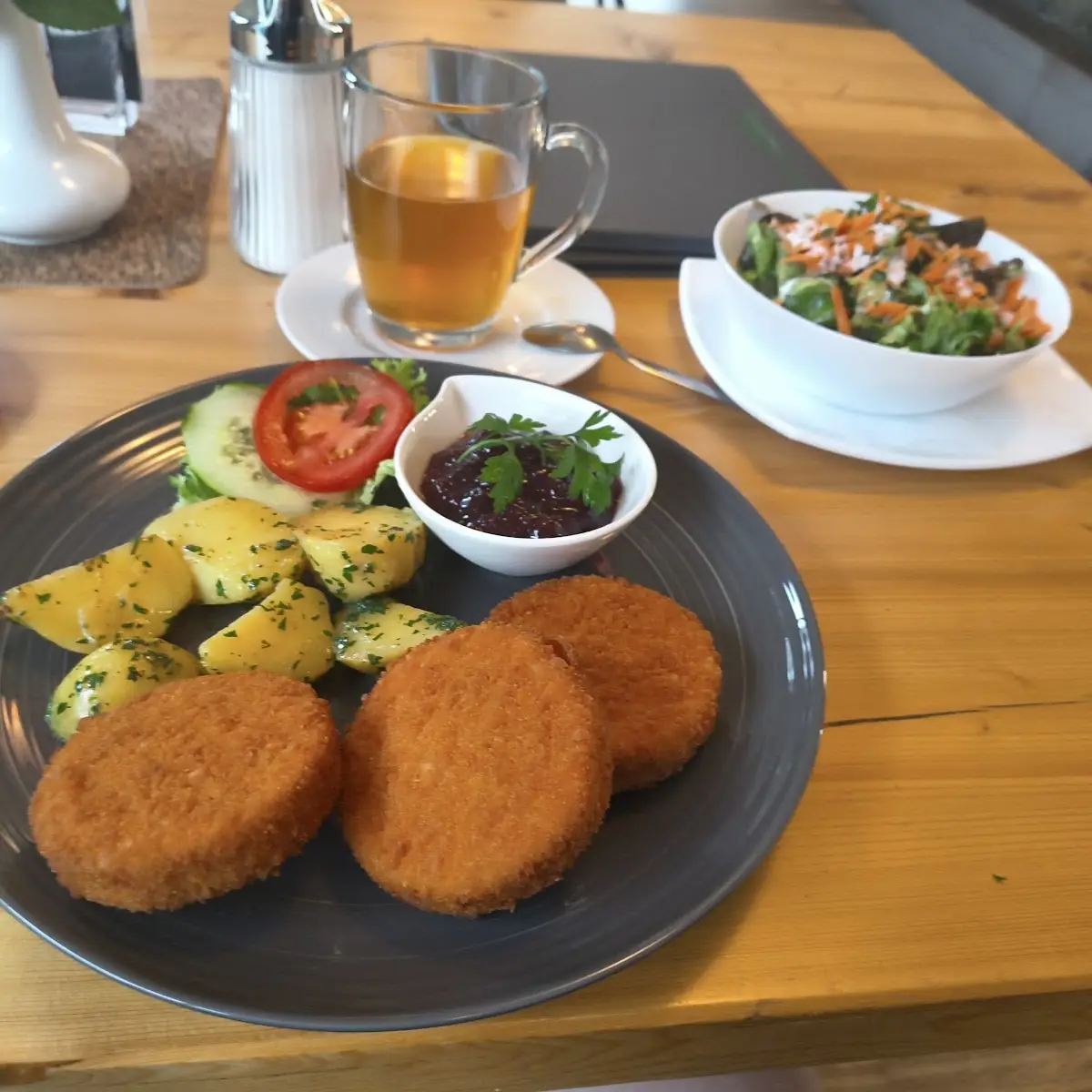 Essen und Trinken photo 2