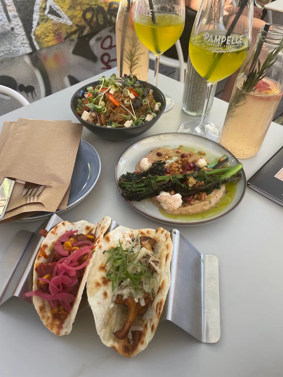Essen und Trinken photo 3
