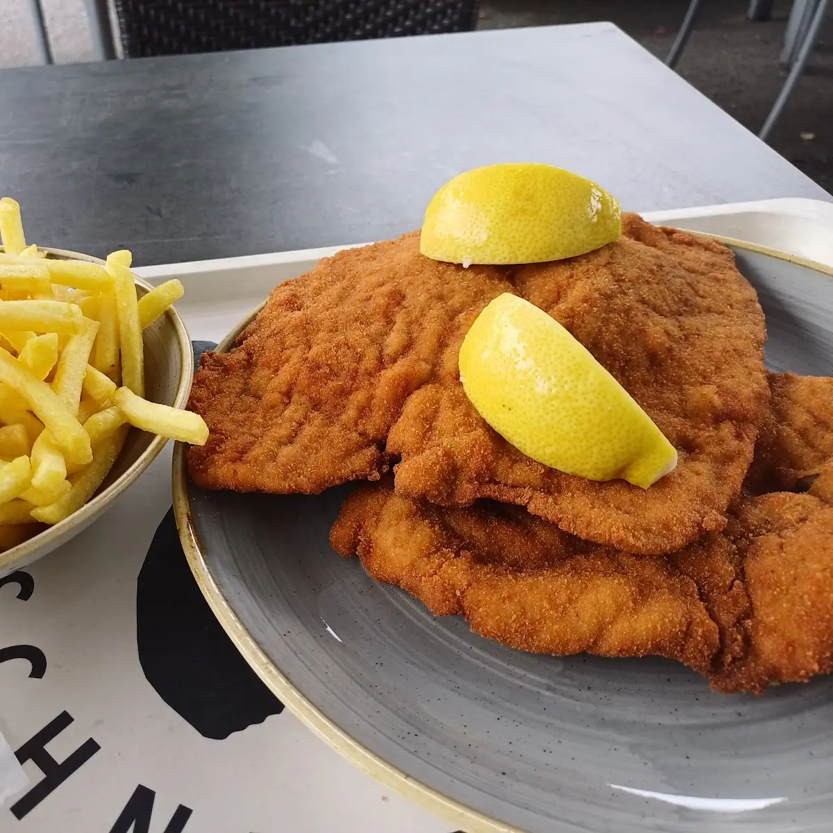 Essen und Trinken, Schnitzel-Bär Hohenems
