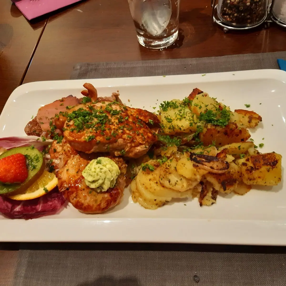 Essen und Trinken photo 2