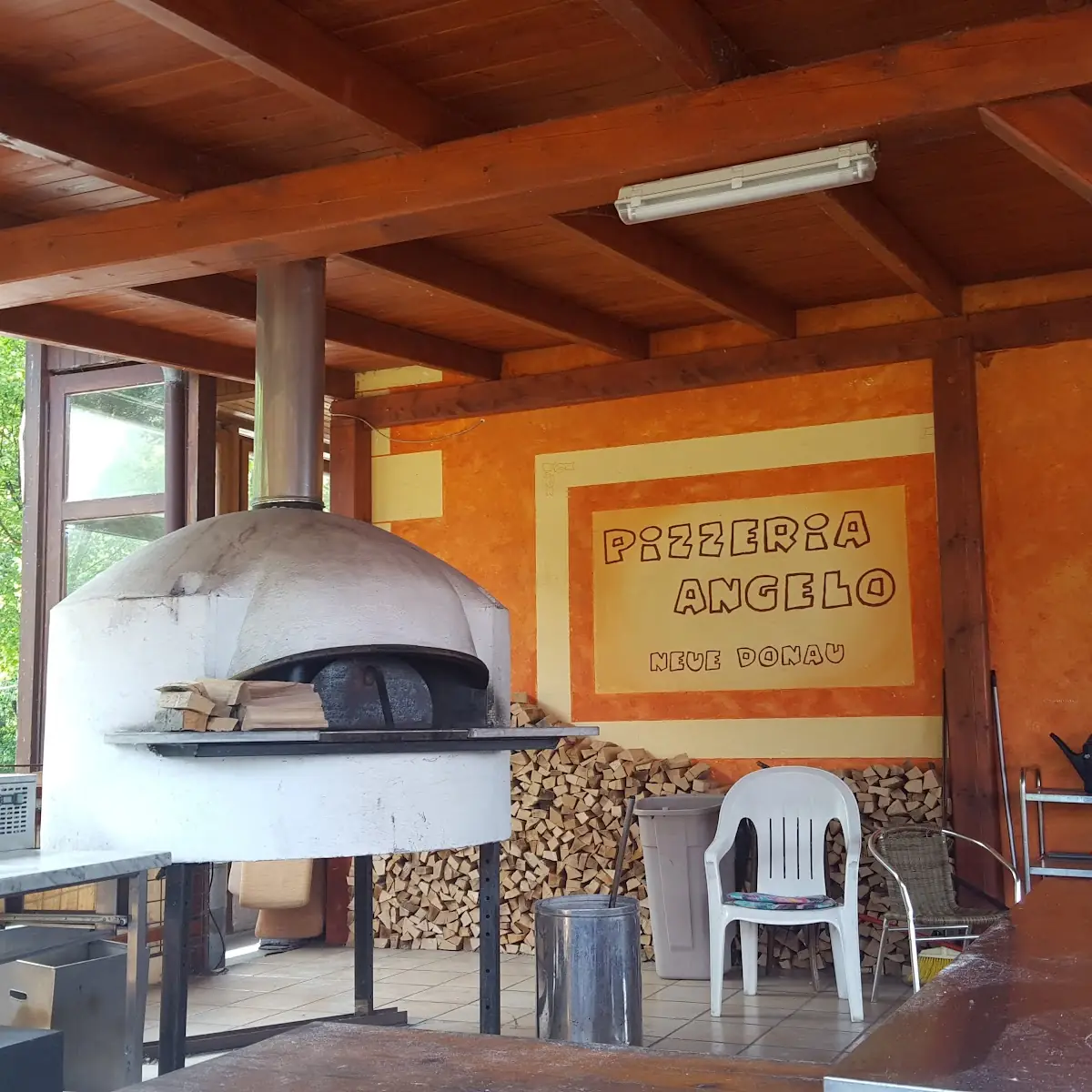 Atmosphäre, Pizzeria Angelo