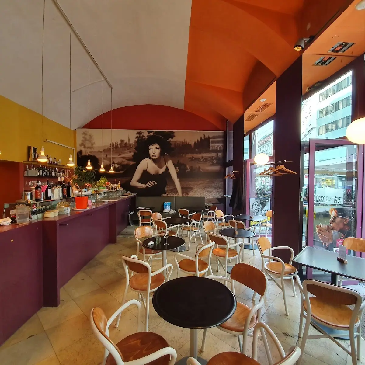 ombra italian cafe & restaurant Titelbild