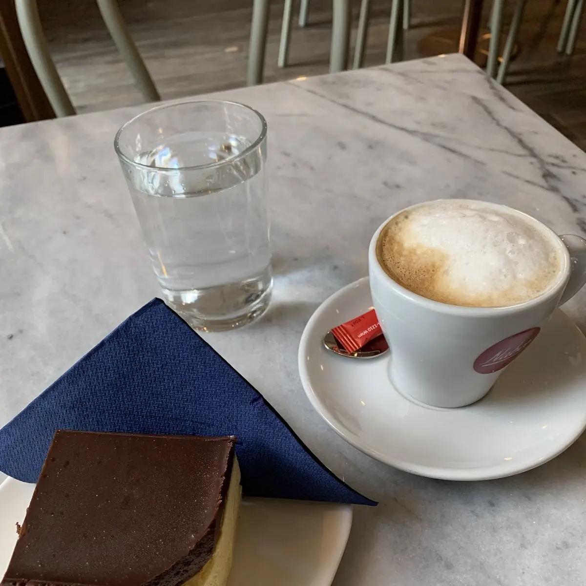 Essen und Trinken, Four Beans Café 1020 - Speciality Coffee | Matcha