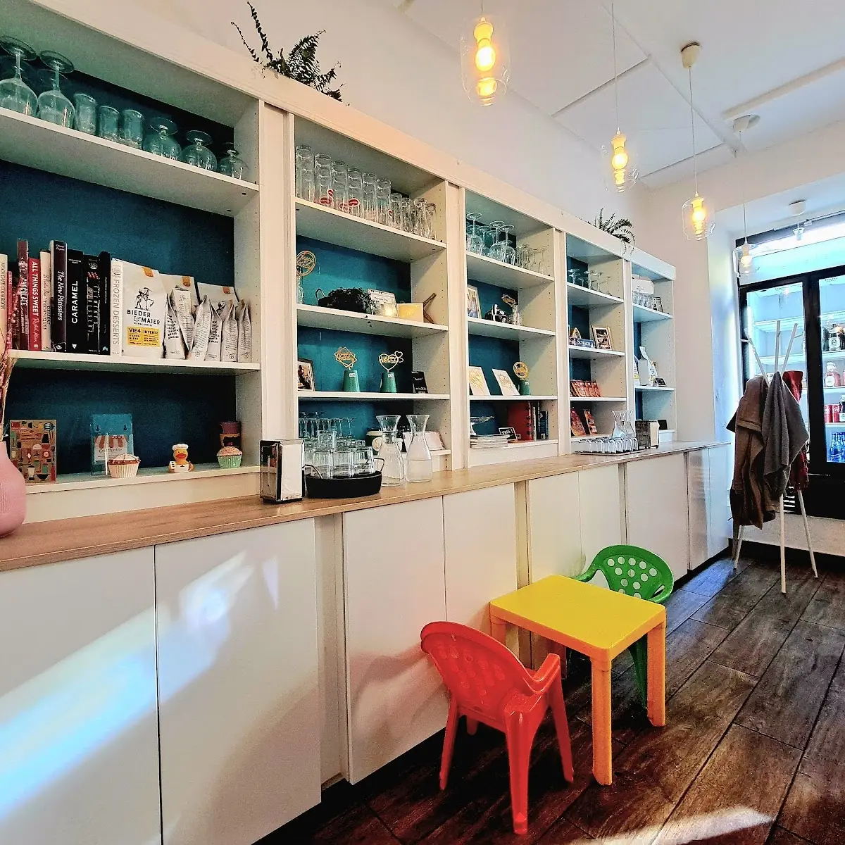 Atmosphäre, Four Beans Café 1020 - Speciality Coffee | Matcha