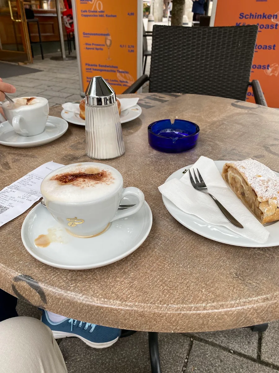 Essen und Trinken photo 3