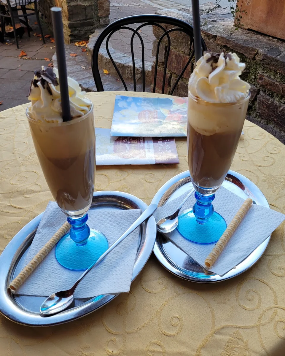 Essen und Trinken photo 2