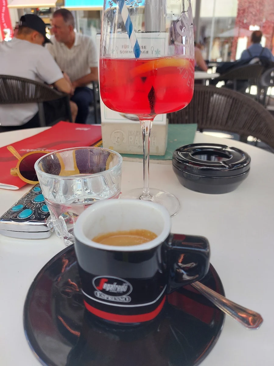 Essen und Trinken photo 3