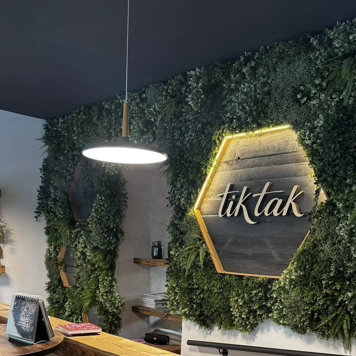 tiktak café Titelbild