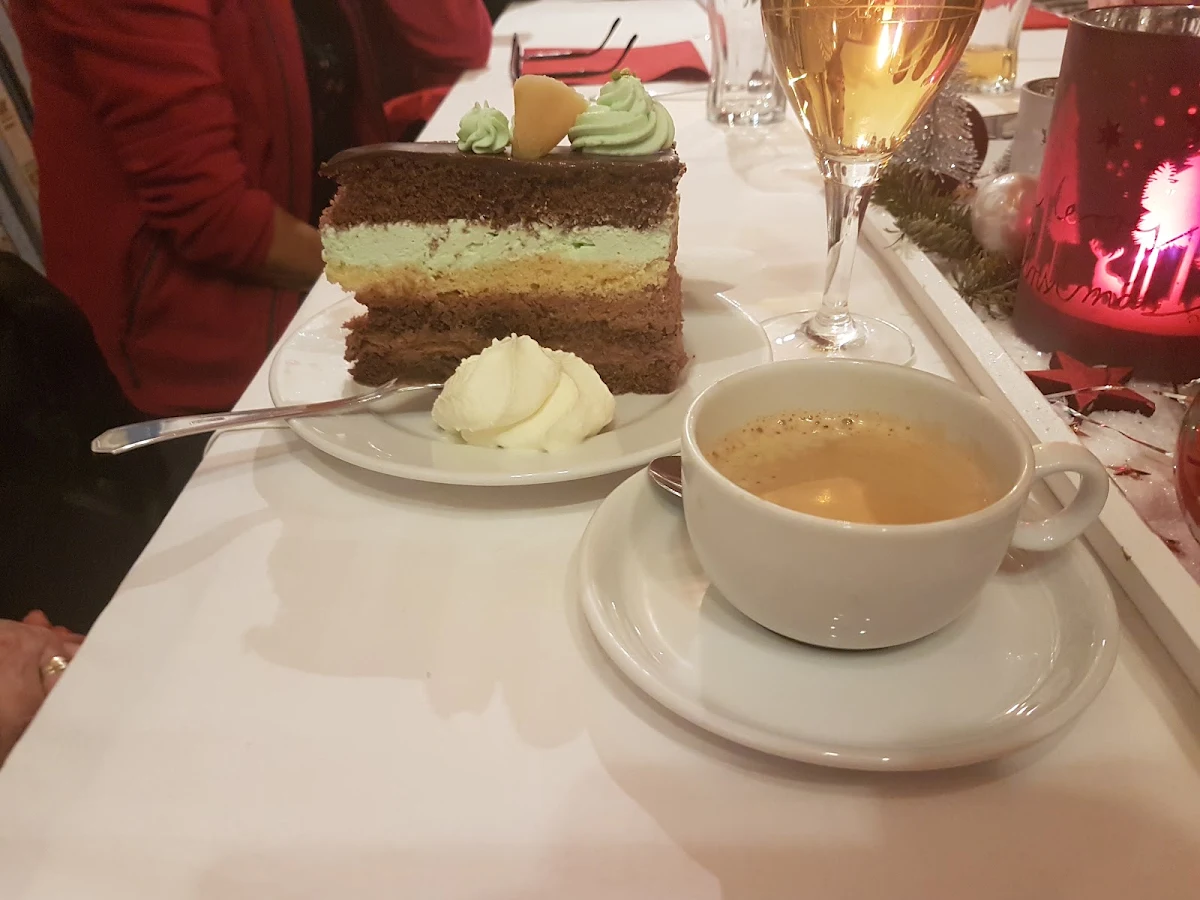 Essen und Trinken photo 2