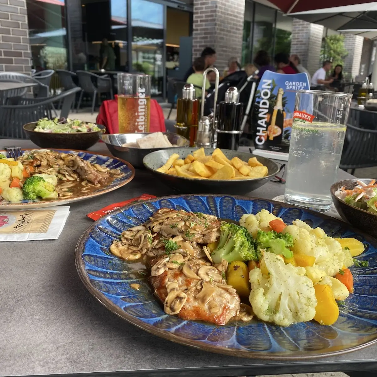 Essen und Trinken photo 1