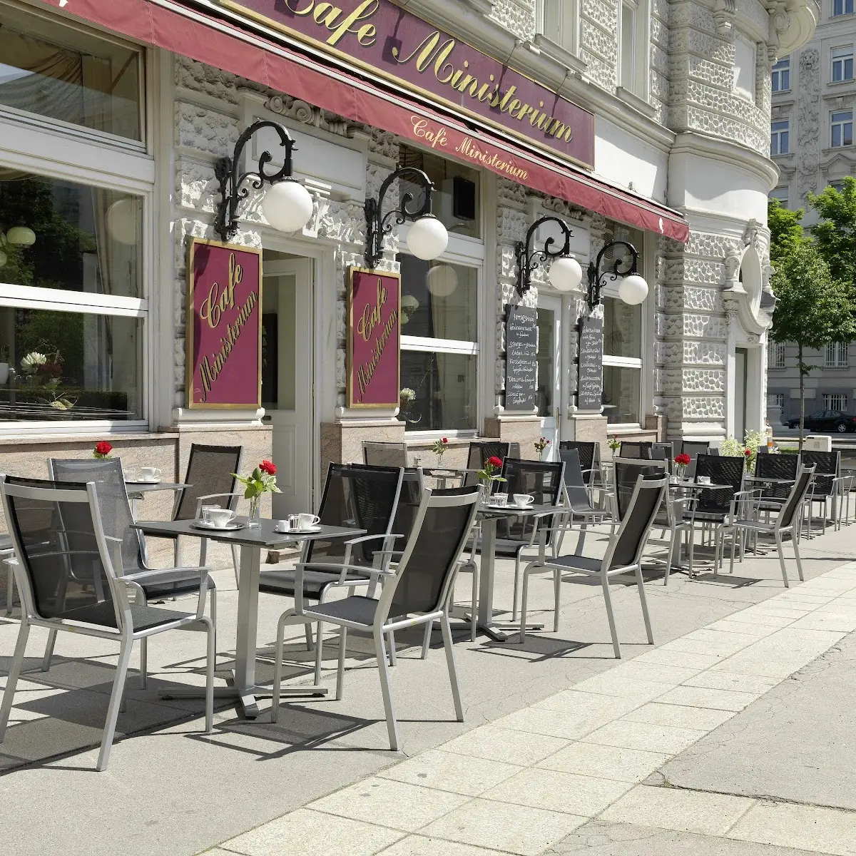 Café Ministerium Titelbild