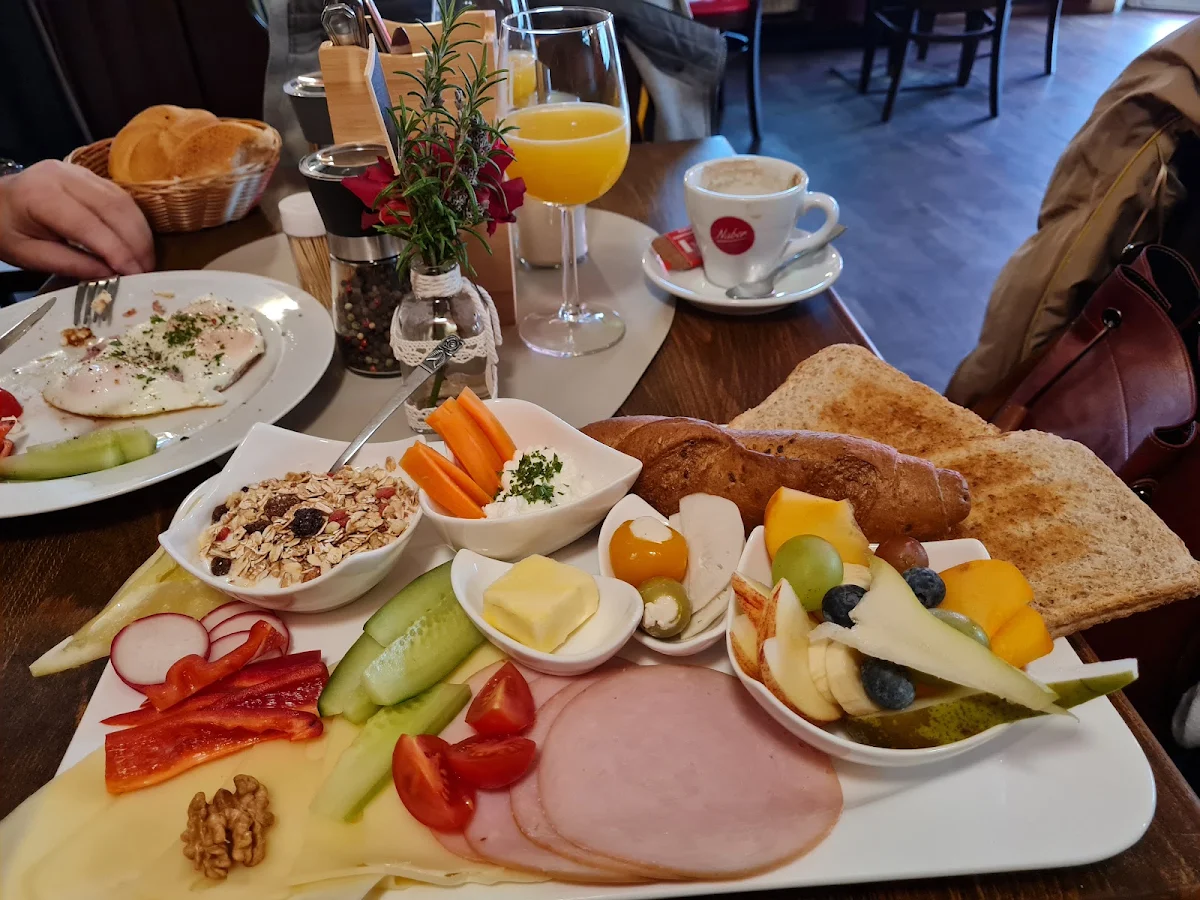 Essen und Trinken photo 2