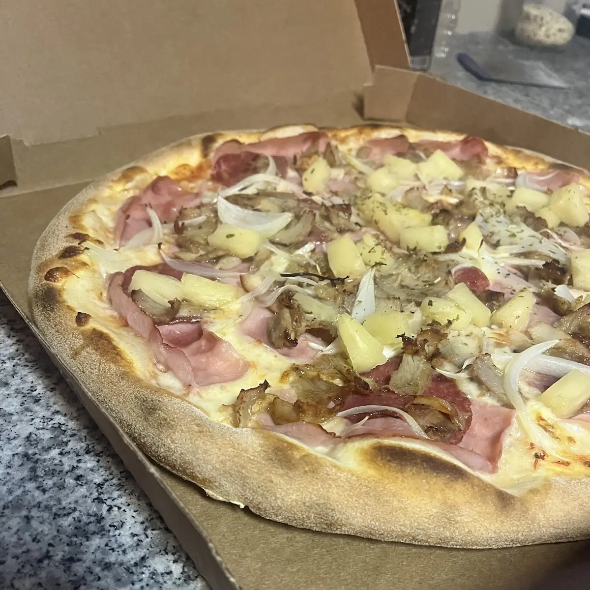 Essen und Trinken, Kebap & Pizza Haus TIGRIS