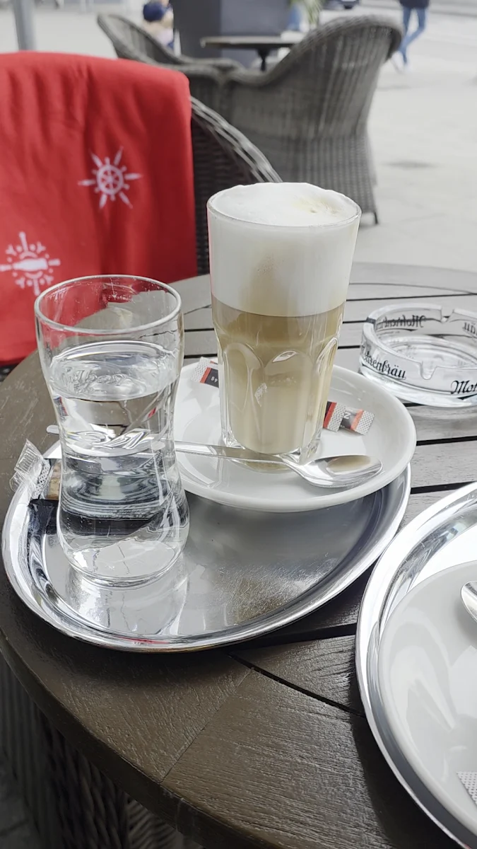 Essen und Trinken photo 2