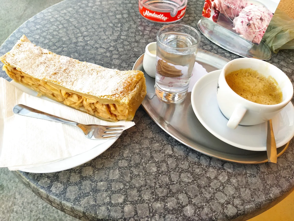 Essen und Trinken photo 2