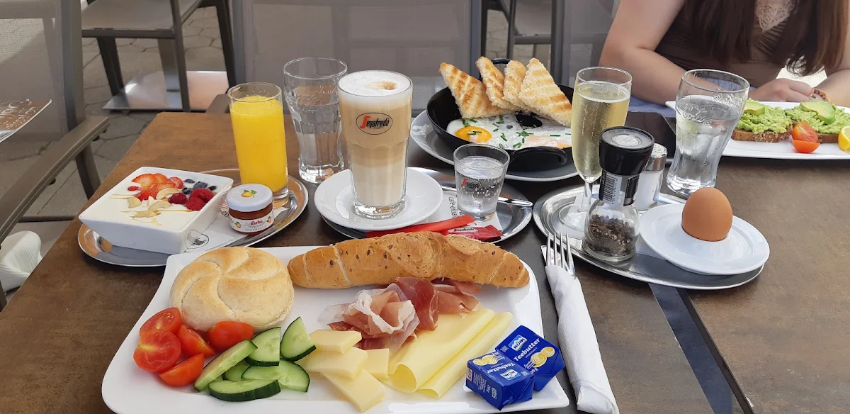 Essen und Trinken photo 1