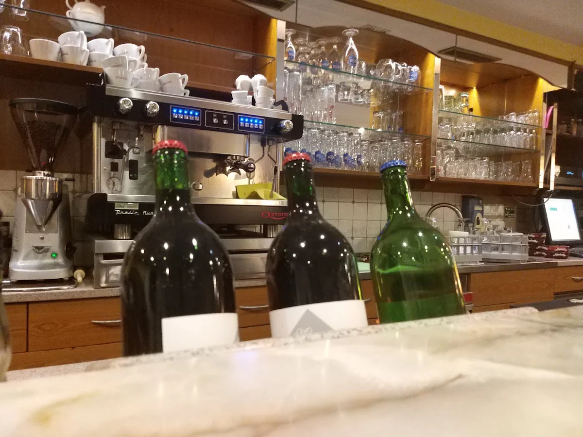 Cafe Hayfaa Schrott KEG Titelbild