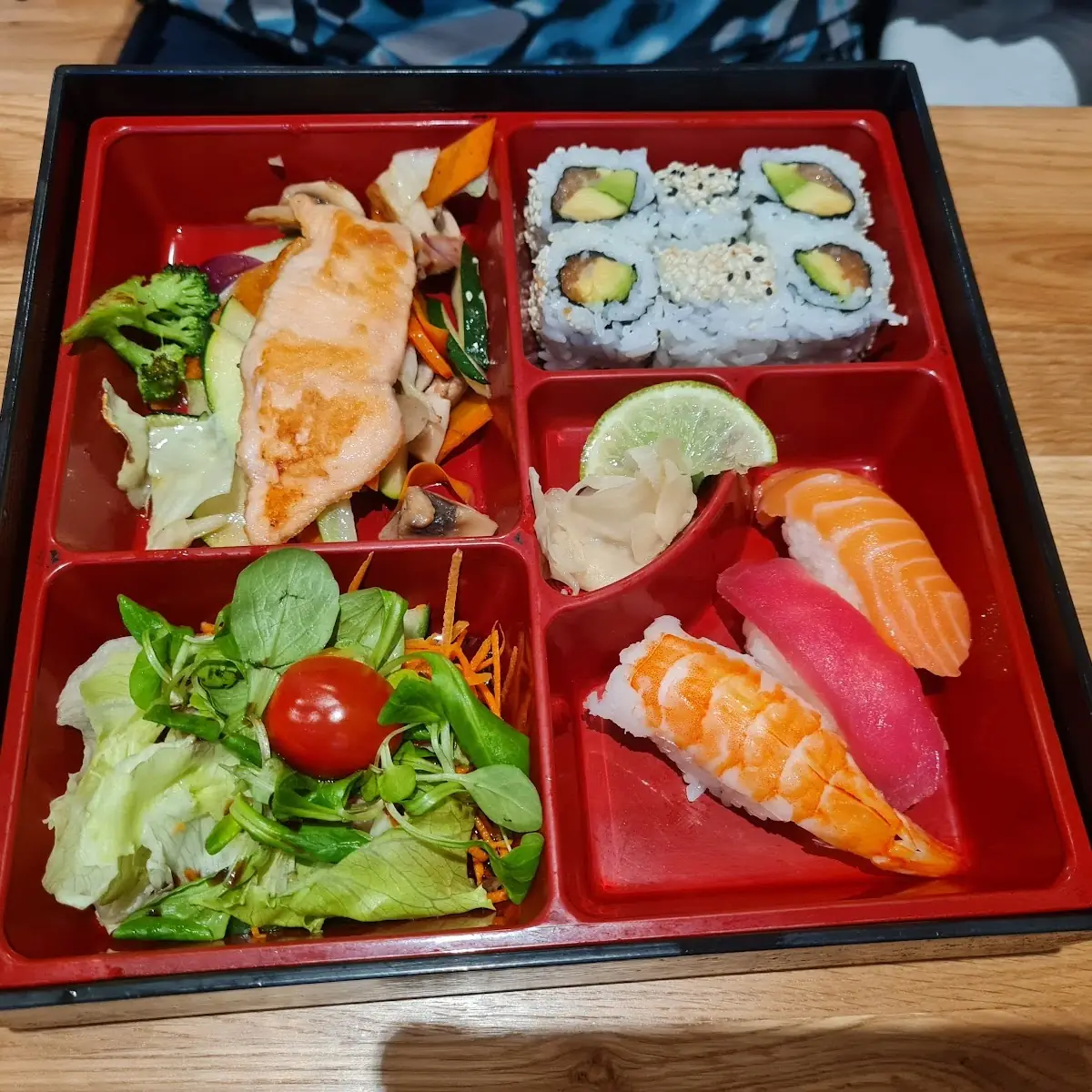 Essen und Trinken, NOVOILUFA Sushi & Wok