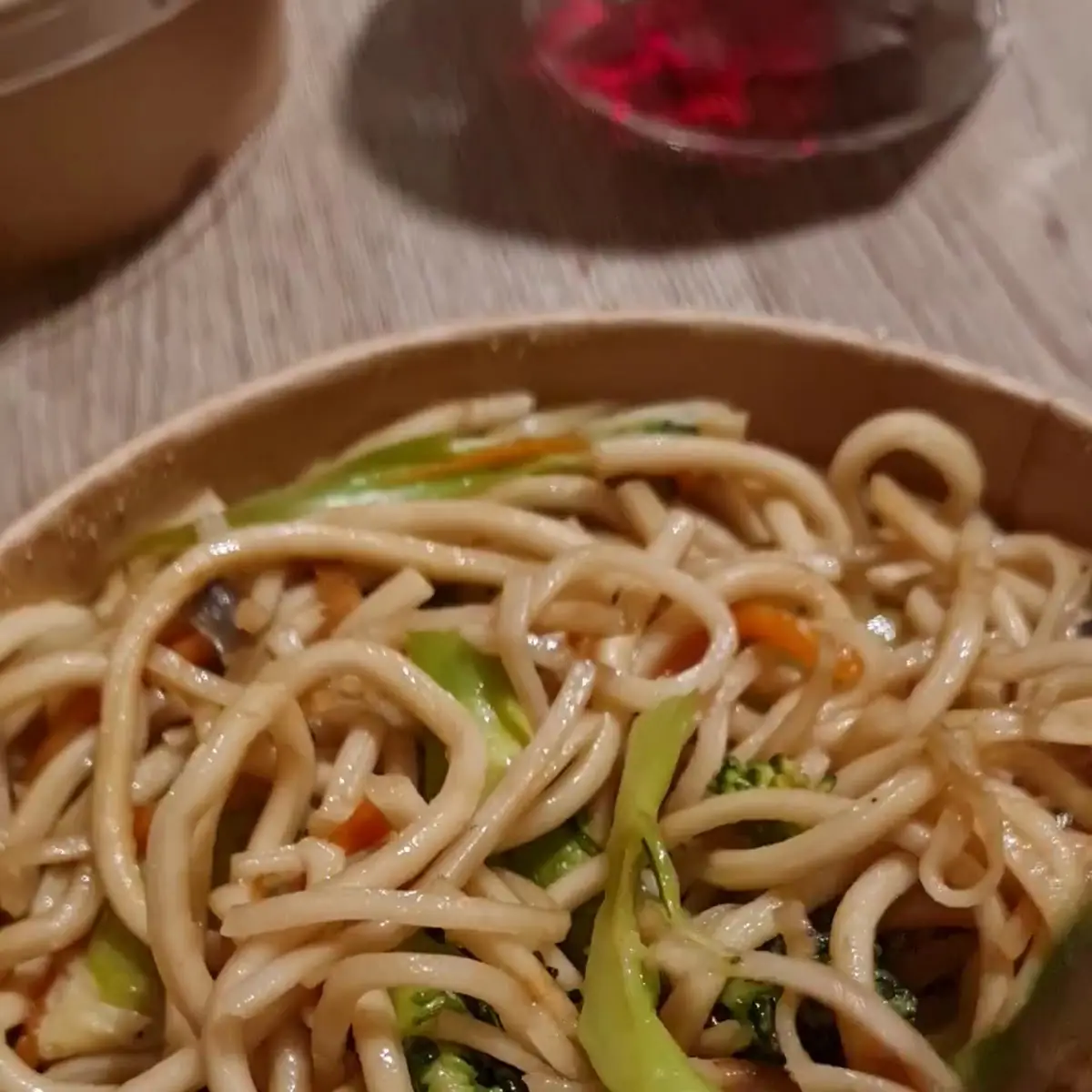 Essen und Trinken, NOVOILUFA Sushi & Wok