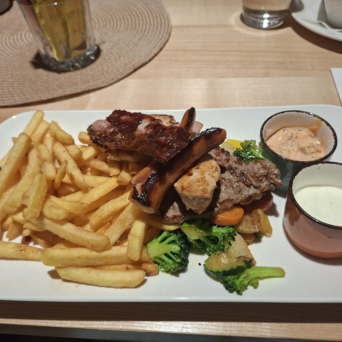 Essen und Trinken photo 2