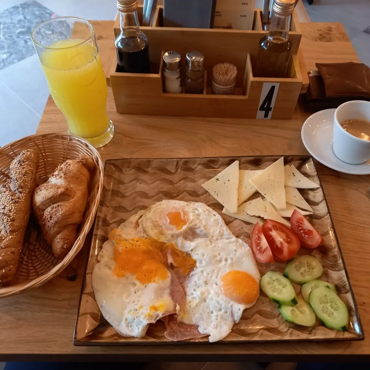 Essen und Trinken photo 2