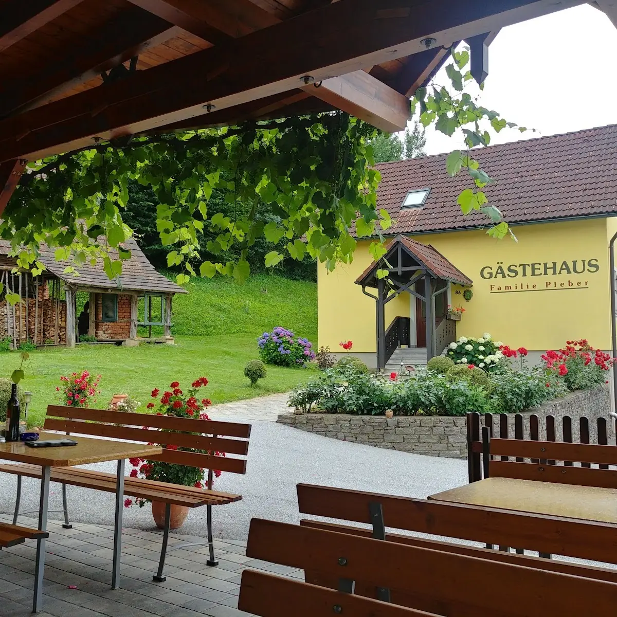 Weinhof Buschenschank Pieber Titelbild
