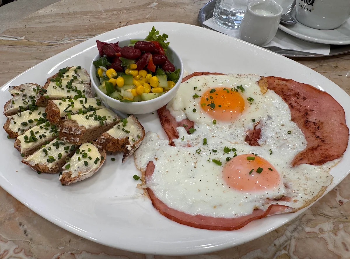 Essen und Trinken photo 2