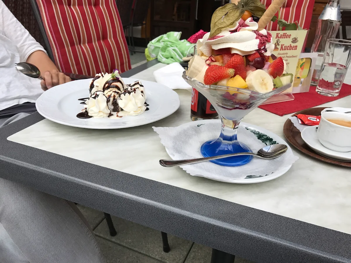 Essen und Trinken photo 1