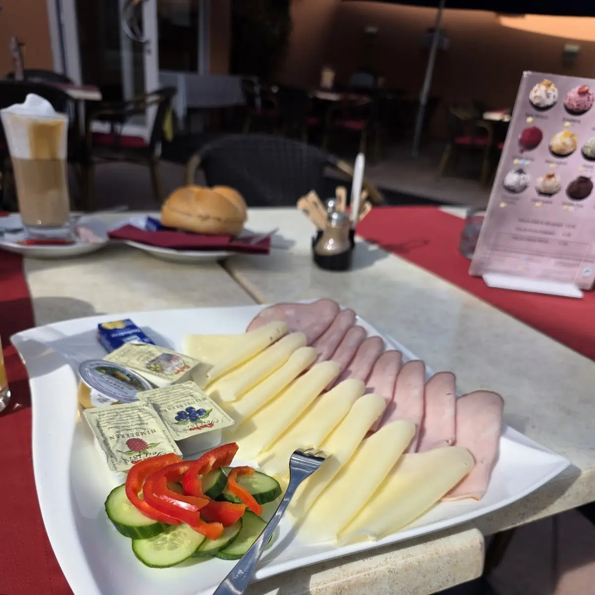 Essen und Trinken photo 2