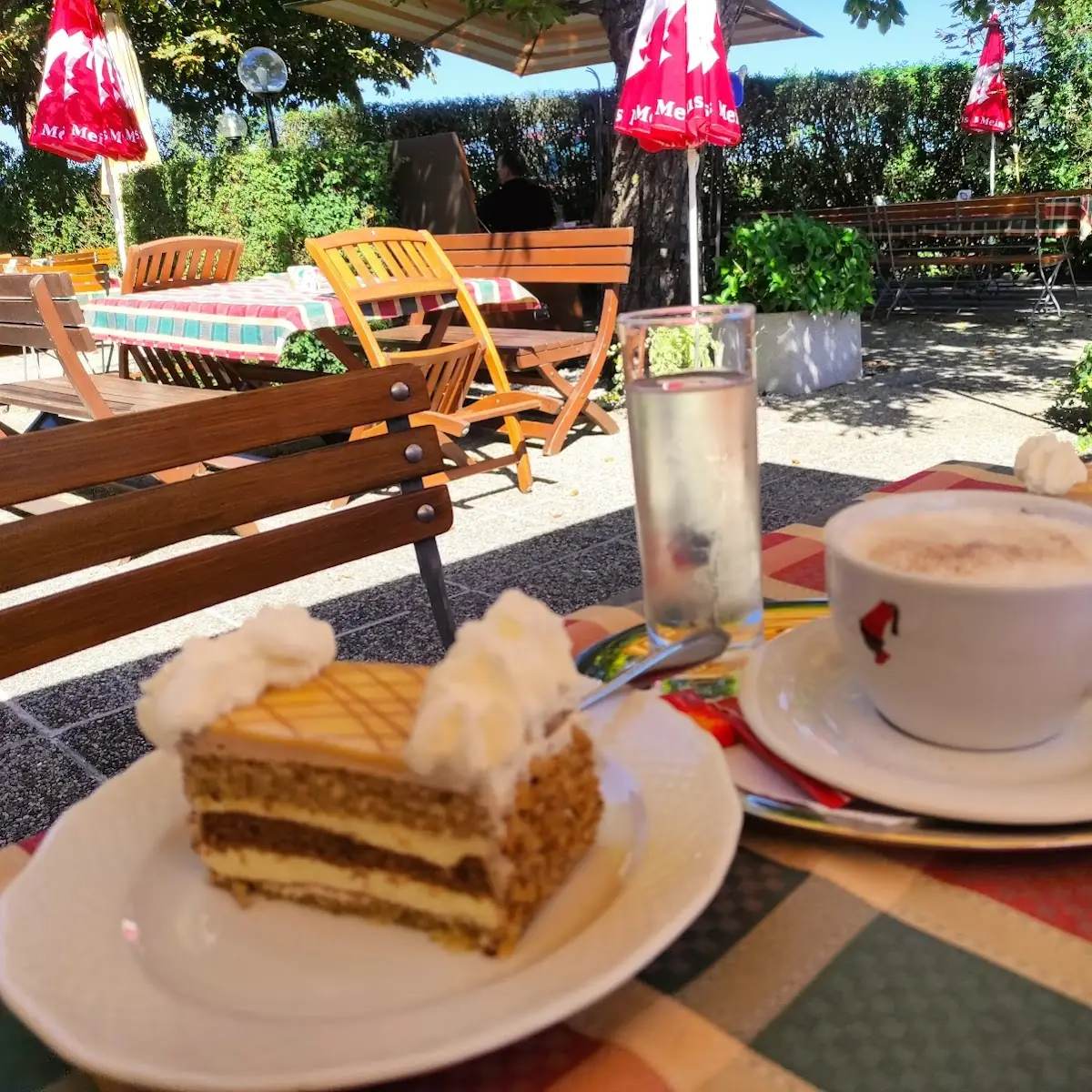 Essen und Trinken photo 3