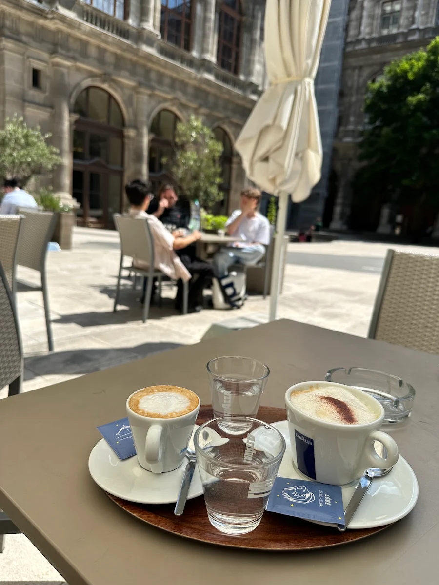 Café Arkadenhof Titelbild