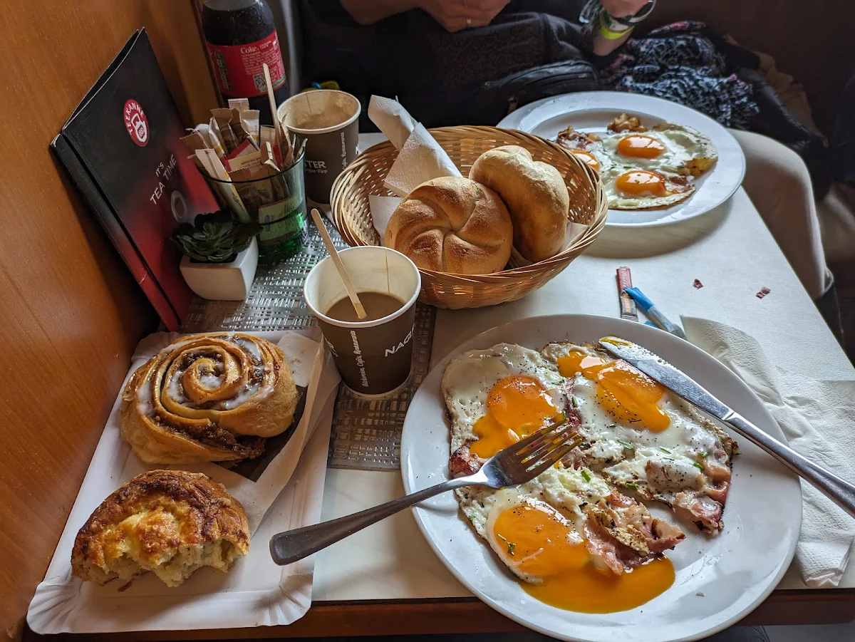 Essen und Trinken photo 2