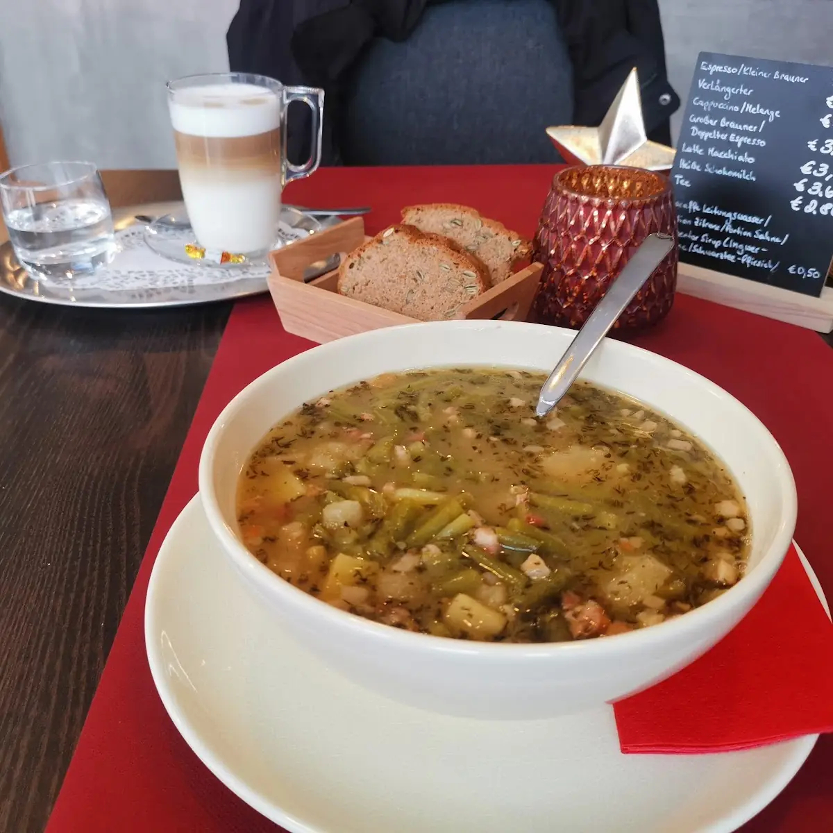 Essen und Trinken photo 3