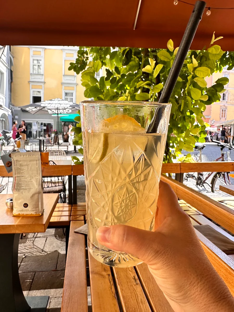 Essen und Trinken photo 3
