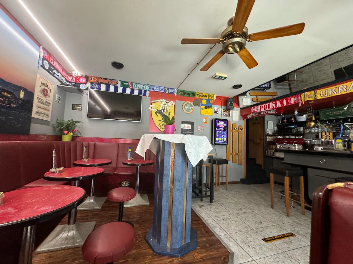 Cafe Check In by Lesya Titelbild